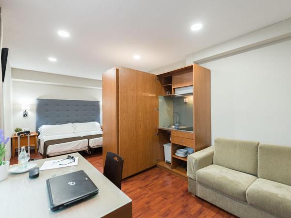 Aparthotel Senator Barcelona : photo 7 de la chambre double room with kitchen - ground floor 
