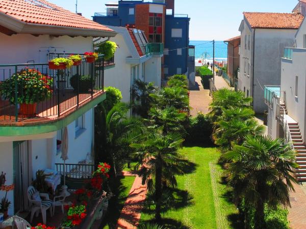 Hotel Smeraldo : photo 7 de la chambre chambre double - vue partielle sur mer.