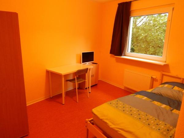 HOME at FRIENDS - City - Zu Hause bei Freunden : photo 4 de la chambre chambre simple