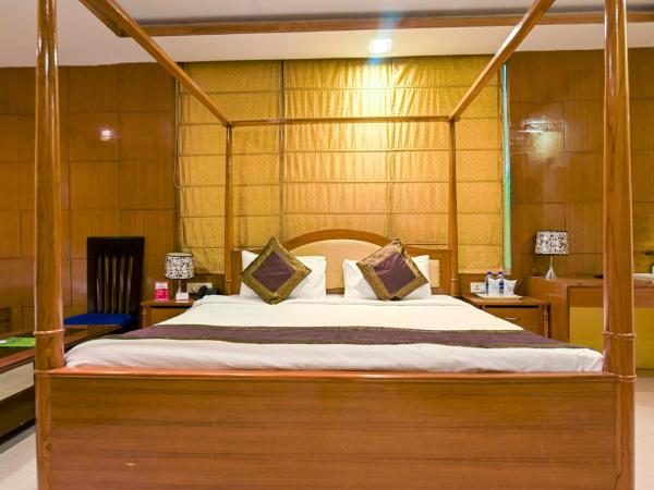 The Byke Grassfield Resort with Outdoor Pool, Shyam Nagar, Jaipur : photo 2 de la chambre suite lit king-size