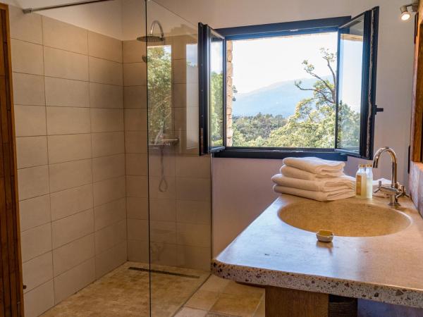 Villa L'Arbousière : photo 5 de la chambre chambre double avec balcon