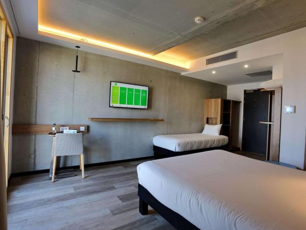 ibis Styles Ajaccio Napoleon : photo 3 de la chambre chambre standard – vue sur golfe