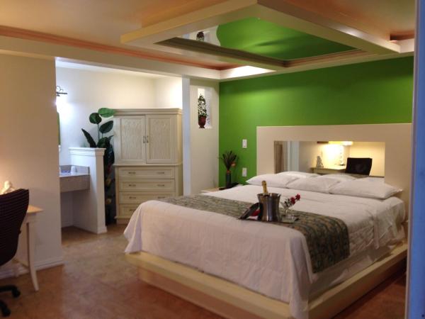 Romantic Inn & Suites : photo 2 de la chambre suite romantique