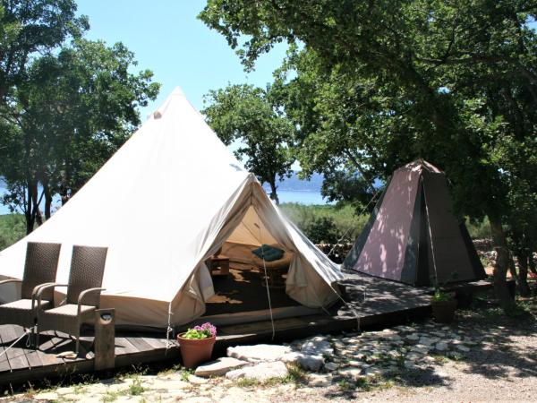 Boutique B&B Agroturizam Sv. Juraj : photo 9 de la chambre tente glamping avec vue