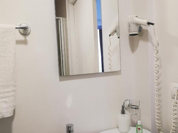 Hotel Valentino : photo 2 de la chambre chambre simple deluxe