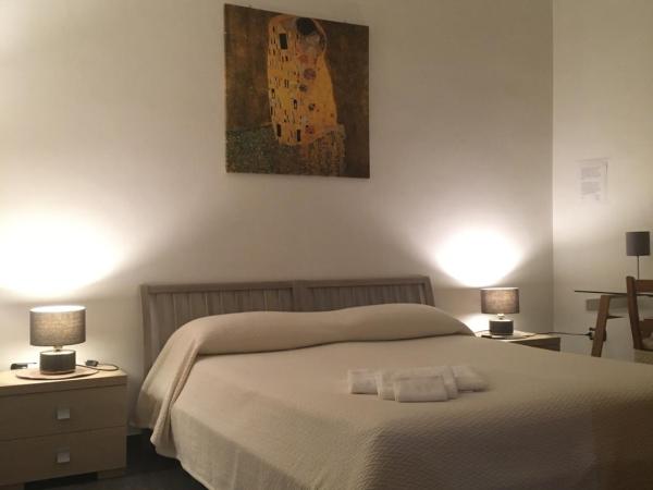 Blackboard House : photo 9 de la chambre chambre double ou lits jumeaux avec salle de bains commune