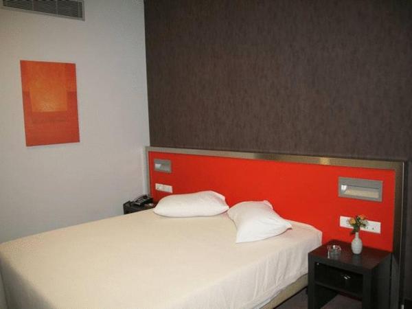 Hotel Des Roses : photo 2 de la chambre chambre double ou lits jumeaux