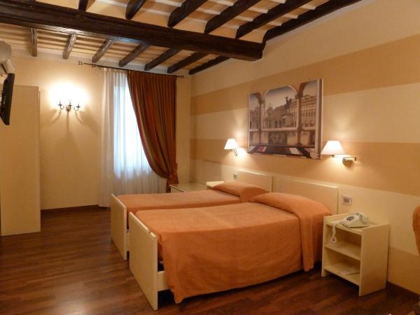 Hotel Antica Dogana : photo 2 de la chambre chambre triple confort