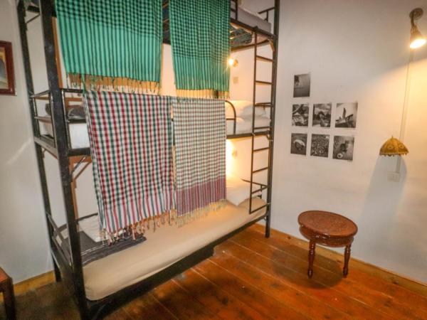 Bayt Alice Hostel : photo 1 de la chambre lit dans dortoir mixte de 6 lits