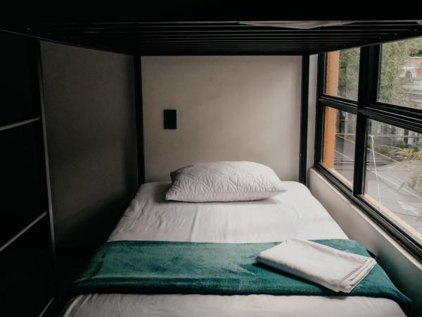 Hostal Hidalgo : photo 2 de la chambre lit superposé dans dortoir mixte