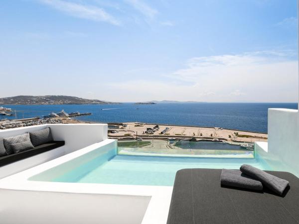 Tagoo Black Mykonos : photo 10 de la chambre suite lune de miel avec piscine privée