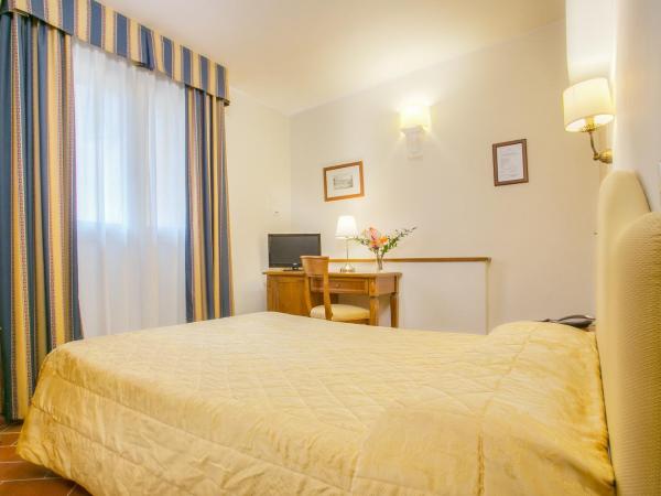 Hotel Bretagna Heritage - Alfieri Collezione : photo 6 de la chambre chambre simple