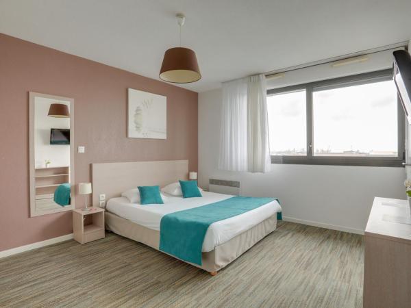 All Suites Appart Hôtel Dunkerque : photo 4 de la chambre studio supérieur (lit double) - vue sur bassin