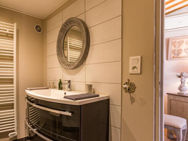 Jade En Provence : photo 4 de la chambre chambre double - vue sur jardin