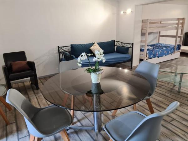 Au Soleil Boulonnais : photo 4 de la chambre chambre familiale avec salle de bains privative