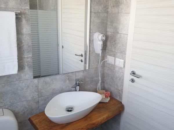 B&B Villa Chiara Bed and Breakfast : photo 7 de la chambre chambre quadruple standard