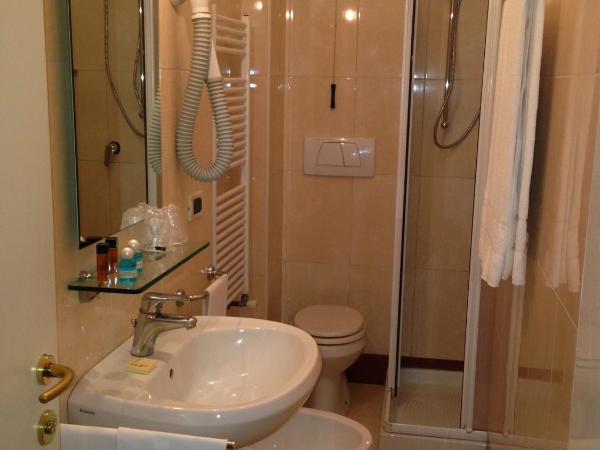 Hotel Adriatico : photo 2 de la chambre chambre simple