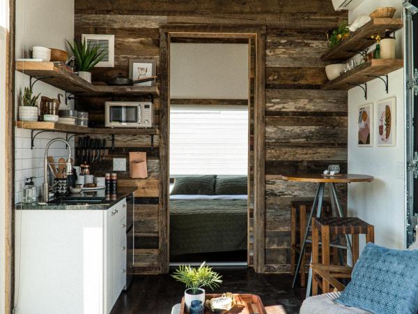 Ironwood Grove, Tiny House Hotel : photo 3 de la chambre studio lit queen-size