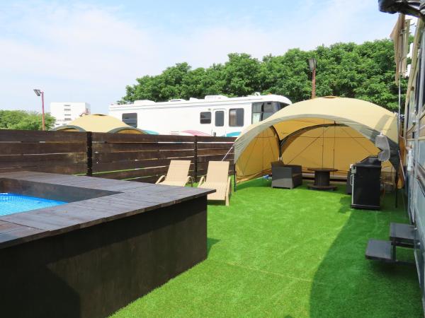 Osaka Hokko Marina HULL : photo 2 de la chambre dx camping car with twin beds and two extra beds