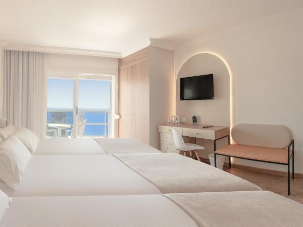 Hotel RH Victoria & Spa : photo 2 de la chambre chambre double avec terrasse - vue sur mer (2 adultes + 1 enfant)