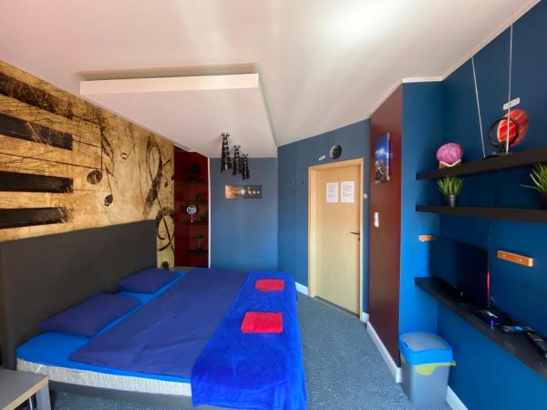 Hostel Galaxy : photo 6 de la chambre chambre triple basique avec salle de bains commune