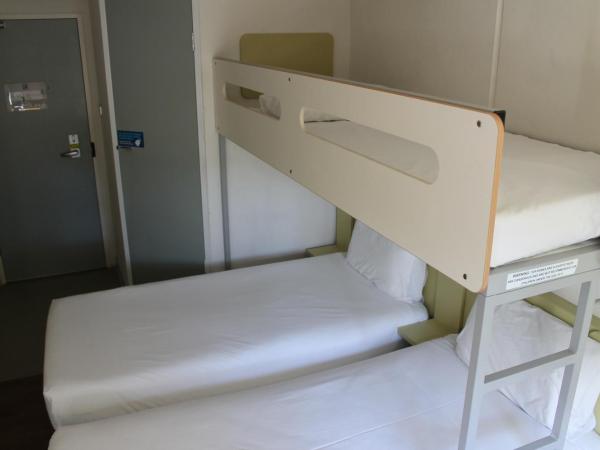 ibis Budget - Melbourne Airport : photo 6 de la chambre chambre lits jumeaux avec lit superposé