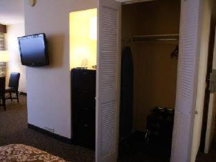 Royal Palace Westwood Hotel : photo 6 de la chambre room #7955559