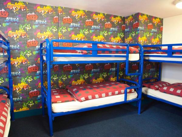 Ashfield Hostel : photo 3 de la chambre 1 lit dans dortoir de 6 lits avec salle de bains privative