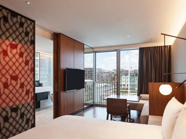 Park Hyatt Auckland : photo 2 de la chambre chambre lit king-size - vue sur port de plaisance