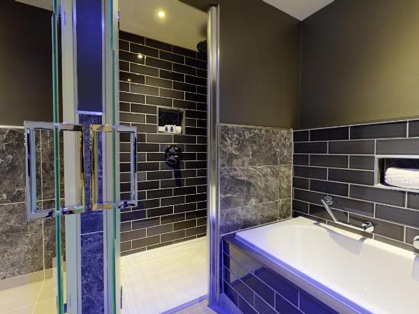 Holiday Inn Manchester - City Centre, an IHG Hotel : photo 3 de la chambre suite avec 2 lits queen-size - vue