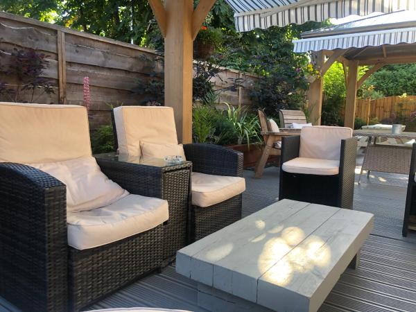 Hendham House : photo 1 de la chambre chambre triple avec salle de bains commune