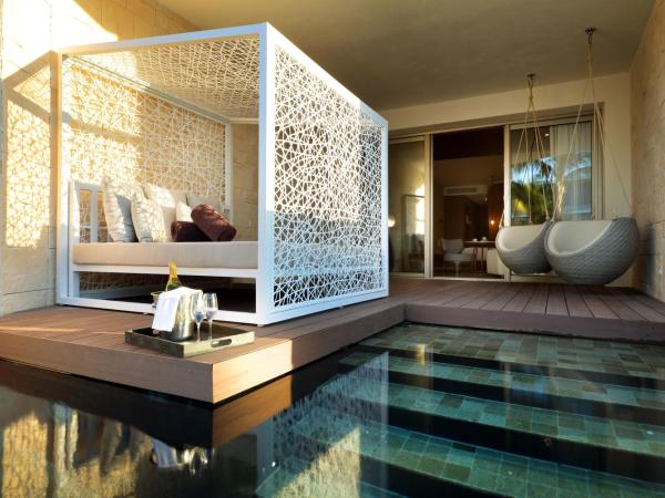 TRS Coral Hotel - Adults Only - All Inclusive : photo 5 de la chambre suite junior - accès direct à la piscine