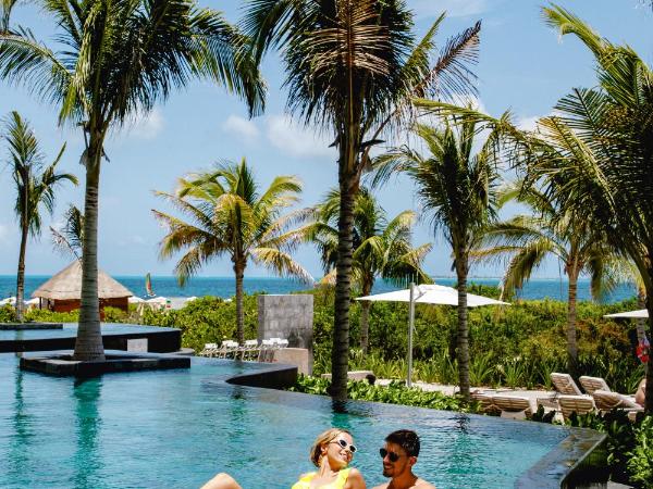 TRS Coral Hotel - Adults Only - All Inclusive : photo 8 de la chambre suite junior avec accès direct à la piscine - côté plage