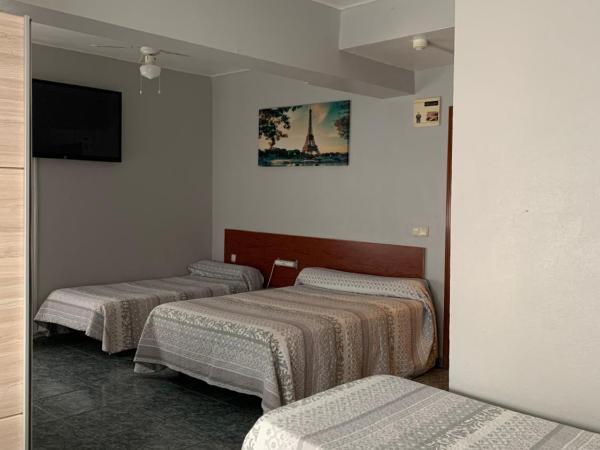 Pensión Bowling : photo 1 de la chambre chambre familiale