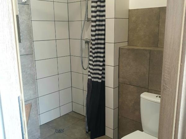 BoomerangHouse : photo 5 de la chambre chambre simple avec salle de bains