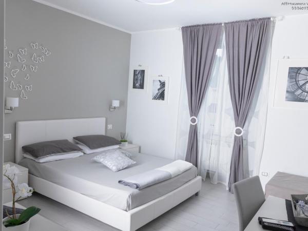 Affittacamere Villa Marcella : photo 6 de la chambre chambre double - vue sur jardin