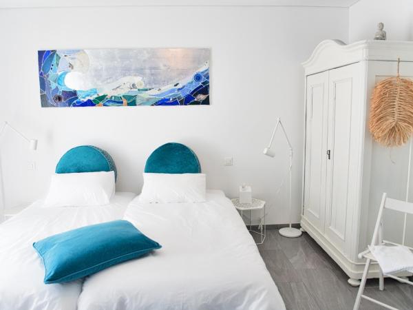 Salotto Brè - Bed & Breakfast charming rooms : photo 2 de la chambre chambre double avec salle de bains privative