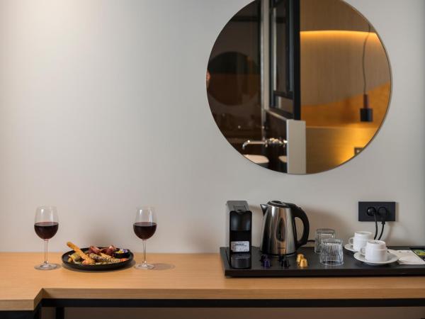 Hyperion City Hotel & Spa : photo 8 de la chambre chambre triple - vue sur mer