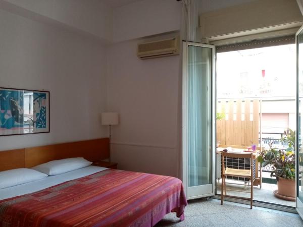 Ariston Petit Hotel : photo 8 de la chambre chambre double ou lits jumeaux