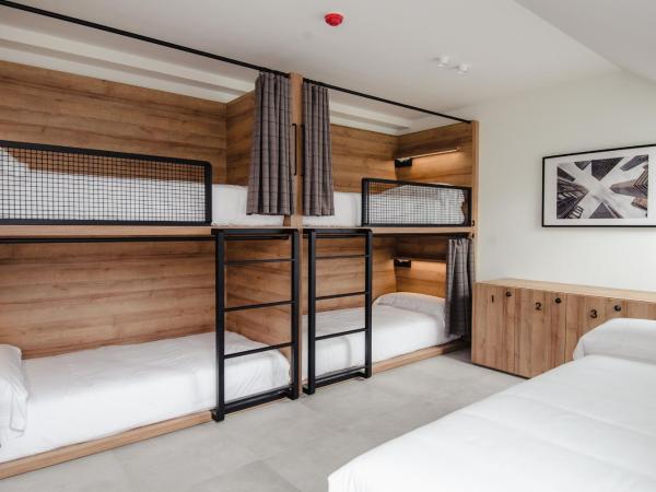 LATROUPE La Granja : photo 2 de la chambre lit dans dortoir mixte de 5 lits superposés