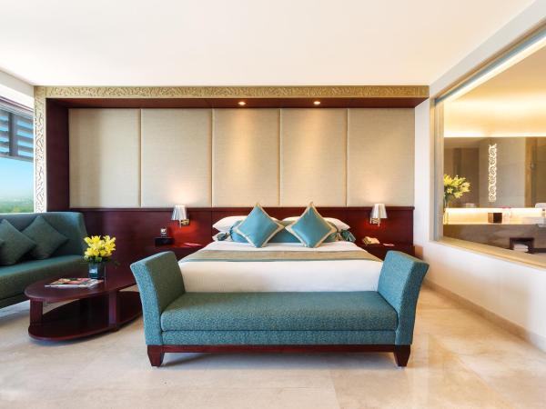 Crowne Plaza Ahmedabad City Centre, an IHG Hotel : photo 3 de la chambre junior suite - 20% discount on spa, food & beverage &laundry