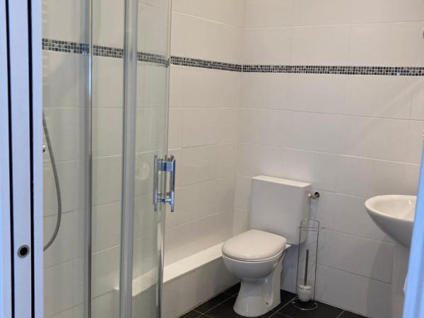 Hôtel Le Saint Patrice : photo 5 de la chambre chambre triple