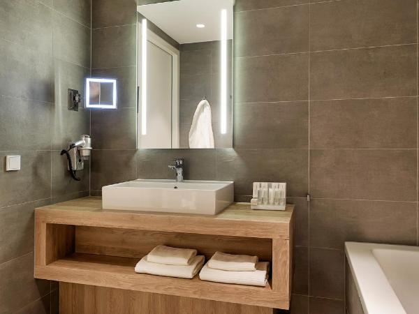 Van der Valk Hotel Breda : photo 1 de la chambre chambre double supérieure avec salle de bains fermée