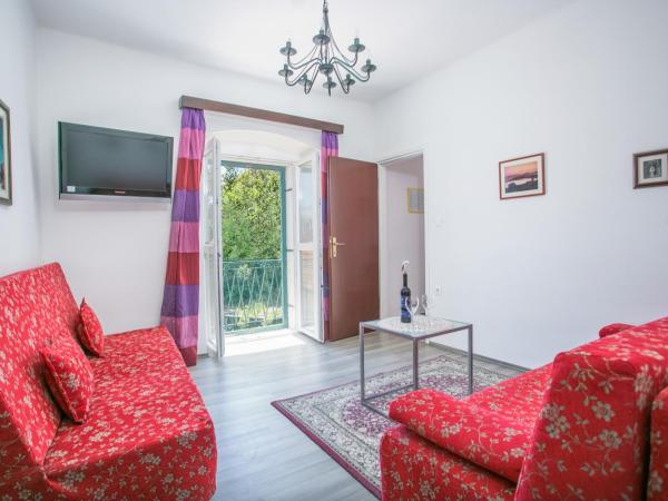 Garden Apartment Hotel : photo 9 de la chambre appartement 1 chambre avec balcon