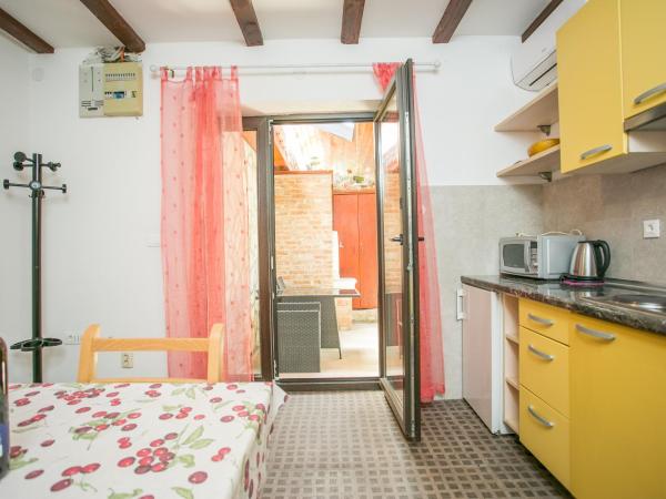 Garden Apartment Hotel : photo 8 de la chambre appartement 1 chambre (4 adultes)