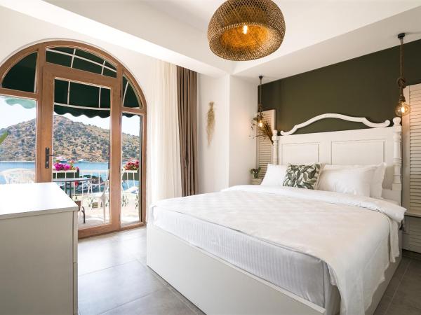 Liman Hotel Gümüslük - Adult Only : photo 5 de la chambre chambre double avec balcon - vue sur mer