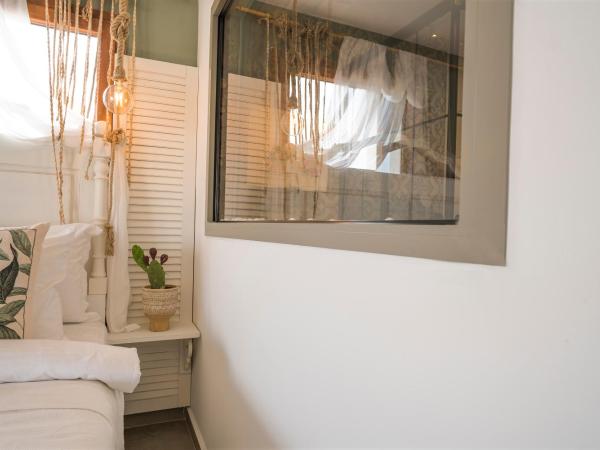 Liman Hotel Gümüslük - Adult Only : photo 4 de la chambre chambre double avec balcon - vue sur mer