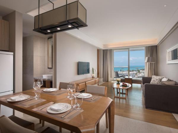 Wyndham Sanya Bay : photo 4 de la chambre suite with premium ocean view with two beds room