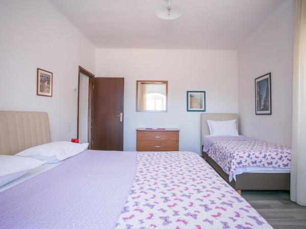 Garden Apartment Hotel : photo 3 de la chambre appartement 1 chambre avec balcon