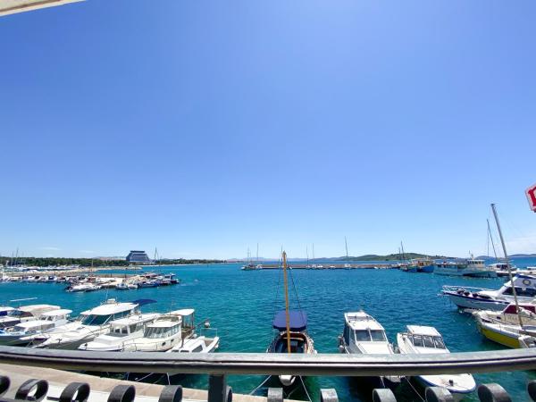 Villa Adria : photo 8 de la chambre appartement 3 chambres avec balcon et vue sur la mer